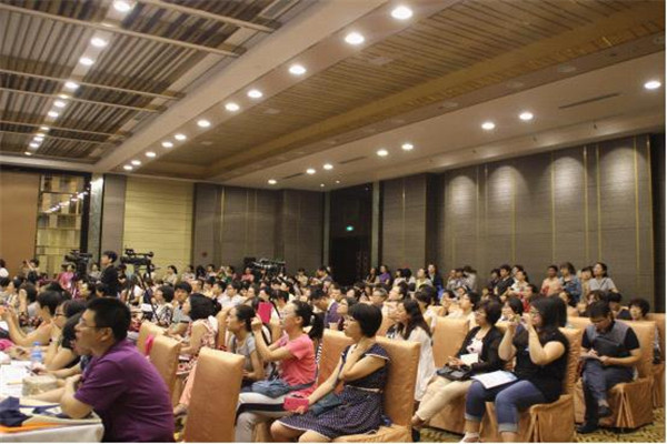 群贤毕至论道妇产,学术热点锦绣荟萃——2015中国妇产科学术会议第二