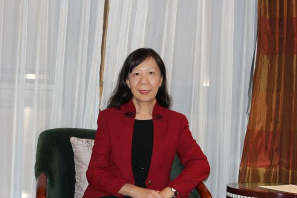 1,中国妇产科在线:尊敬的罗颂平教授,非常感谢您能接受中国妇产科在线